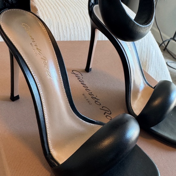 New! Gianvito Rossi Black Strappy Heels - Picture 5 of 16